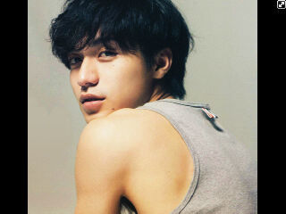 Sexy osaka man Ryo-chan~ eight ranger kuning~ mari berkawan ._.)/