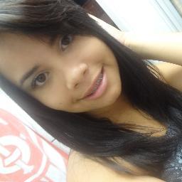 Não sou perfeita mais tenho minhas qualidades,erros muitos mais é com esses erros que aprendi a viver.Simpatica,querida,divertida e loka sou assim mesmo...