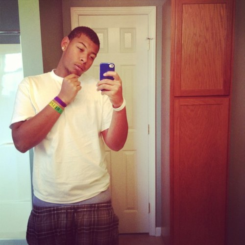A Real Ass Niqqa ....Nd Yu Know Dhiss.!

#TeamFollowBack
#TeamBlowTrees