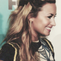 thedruginu's profile picture. You've got a smile that could light up this whole town.