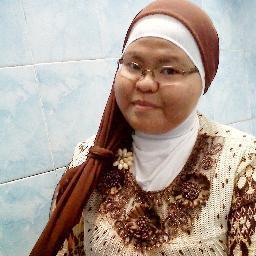 senyam senyum seperti matahari senyam senyum setiap menghiasi hari