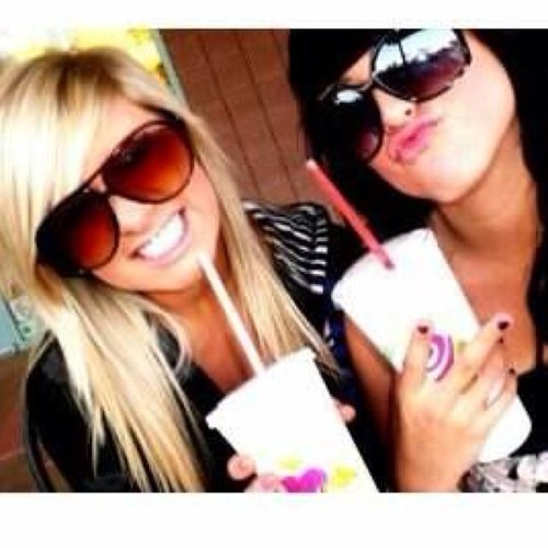 KateMoncrief90's profile picture. Melbourne girl trying to make a name for myself in LA. Singer, songwriter, go Dockers!!