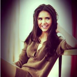 Elena Gilbert at your service... Im beautiful, smart and have a hard time when I always seem to fall for the bad boys.. {Roleplay - Single }