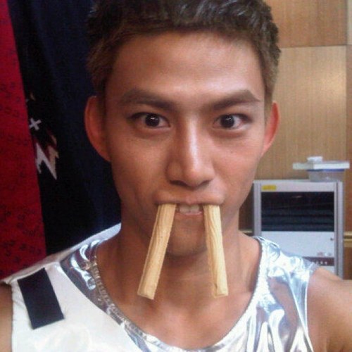 2PM テギョンbotだぞー！！