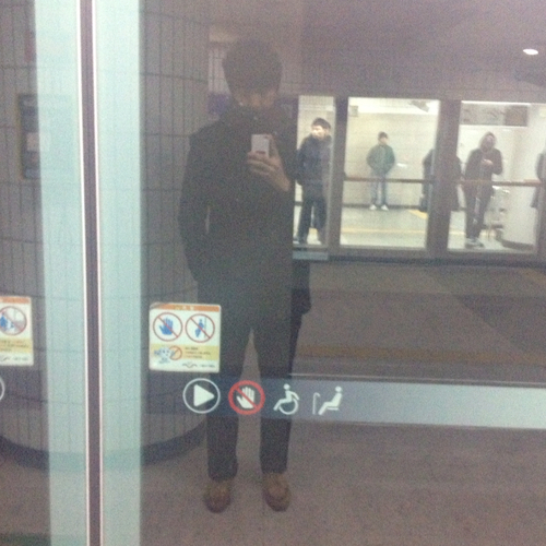 refreshmind00's profile picture. 서울 187  키만 쬠큰 훈남 아닌 흔남

어색한 트윗~ㅎ