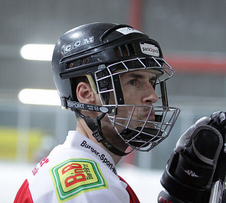 Interest: Ice Hockey, e-Bike, iPhone, iPad, iMac