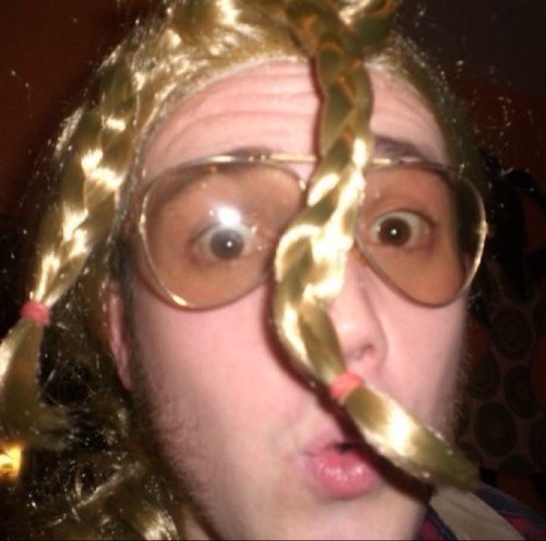 RicoMitsuta's profile picture. Artiste indépendant contemporain comptant pour rien.