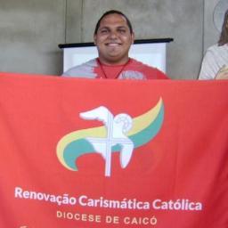 Sou um Católico Apostólico Romano Carismático e Mariano, que busco nas pequenas coisas agradar ao meu Amado(Jesus), sou casado e estudante de Geográfia na UFRN.