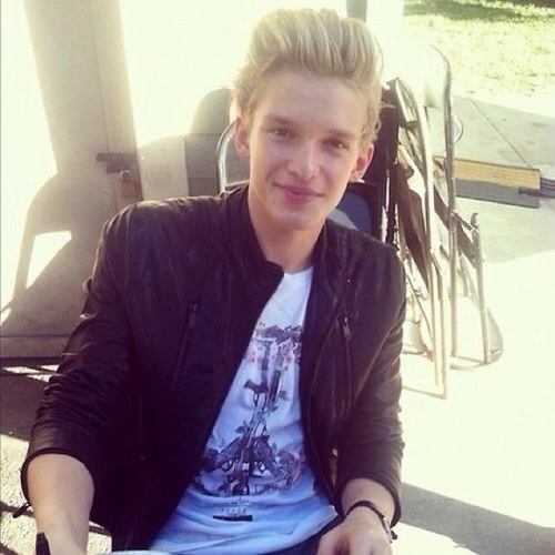 I am just here to support Cody and Alli Simpson through anything and everything♥