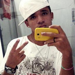 libriano 17 anos ,
Não cruze os braços diante de uma dificuldade, pois o maior homem do mundo morreu de braços abertos!
