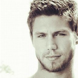 Modelo brasileiro conhecido por vencer o concurso Mister Brasil Mundo 2010 e por participar do Reality show Big Brother Brasil 12.  Since: 11/01/12
