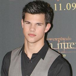 soy fan de taylor lautner y robert pattinson C: