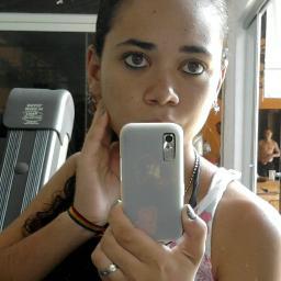 As vezes desprezamos quem nos ama para amar quem nos desprezasz