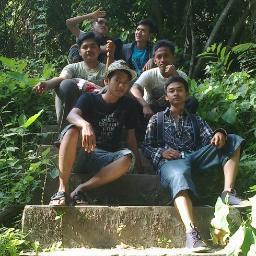 We gotta move on ! move on and on and on!
You gotta move in ! come on.. come on.. come on.. let's join!