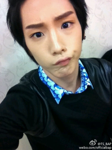 อันยองฮาเซโย B.A.P Yessir!อ่ะแฮ่มๆกระผมมีนามว่าคิมฮิมชานสุดหล่อจากดาวมาโทกิฟอลมาคุยกันได้นะครับผมจะแจกกระต่ายให้1ตัว #SatelliteFAM