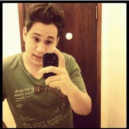 Twitter Dedicado ao Cantor @Rafabais ♥ Um novo sucesso chegando ;3