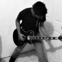 Me gusta vivir la vida me gusta ser sorprendido y lo que mas quiero es lograr todos mis sueños de la mejor manera posible, si asi Dios lo quiere.