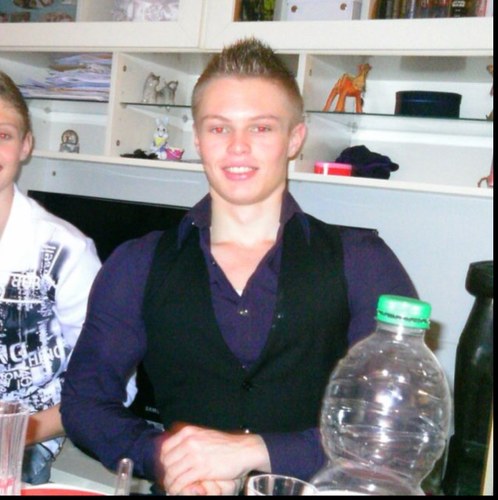 Mec de 17 ans , passionné par le Monde de la musculation et du Bodybuilding !... No pain no Gain Bitcheeez