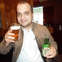 Sou Santista, Administrador de Empresa e Apaixonado pela minha família.