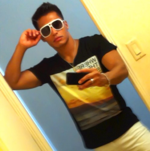 Bet949's profile picture. 