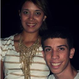 Eu sou uma pessoa muito legal. Sou flamenguista e CSE. #CláudiaLiimah minha amiga, mulher, noiva, namorada, tudo na minah vida. ♥