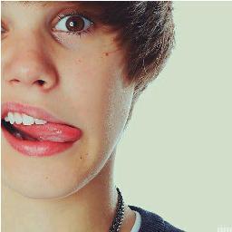 Eu acredito que um dia eu vou ver seu sorriso de pertinho vou te abraçar e ter a senssação,de nunca mais querer te largar  @justinbieber.Since:10/11/12.