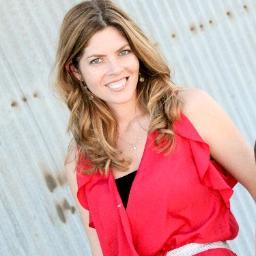 tifanismith's profile picture. Leadership & Development Coach, Master Social Worker, and pro-tographer 📸 
I'm sorting myself out & can help you do the same! #sortingyourselfout 😉