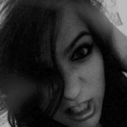 ∞ “Olhe em meus olhos e veja o brilho que eles tem, ouça a voz da minha alma gritando que sem você não sou ninguém.” ∞