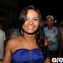 Sou, menina, sou mulher...
Sorrir é o que mais gosto e fazer.