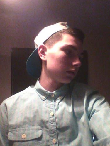 i am a 2000ft dinosaur !    follow me and i will follow you back :D