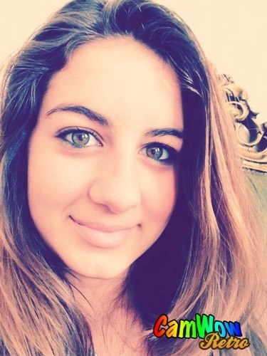 Io sono il tipo di persona che alla domanda Come stai?, vorrebbe rispondere: Ho un oceano dentro, e ci sto annegando.
Puntualmente però, non dice mai niente