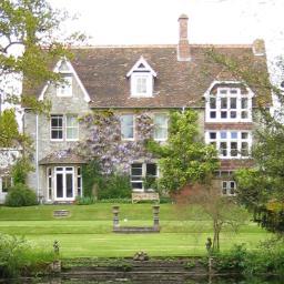 Beautiful Victorian Manor House nestled on the banks of the River Wylye in Wiltshire, offering luxurious Bed & Breakast & self-catering holidays.