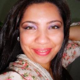 Serva de Deus,Professora de Música,Apaixonada pela arte de cantar.....