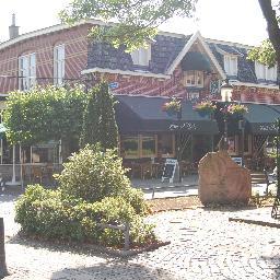 Eigenaar van een Grand Café, Slijterij en Jongerencafé Smit en het feestzaaltje the Cottage