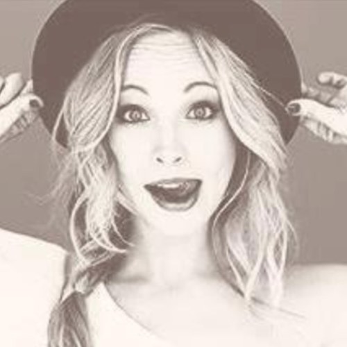 I'm bulletproof, nothing to lose Fire away, fire away Ricochets, you take your aim Fire away, fire away You shoot me down but I won't fall (Single/MC/18+)