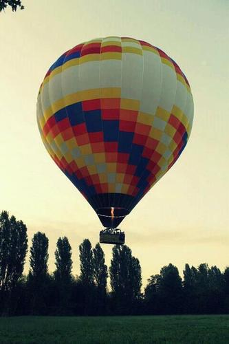Sogni di volare???Vieni a volare con Noi Florence BAllons azienda specializzata in voli turistici in mongolfiera contattaci per informazio al 392-2393051