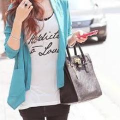 I'm just a northern girl living life day by day. I have fun and unique tweets so follow me:)