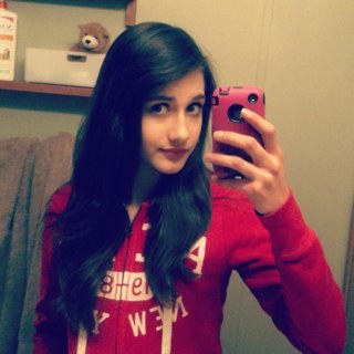 Hey! My names Jayda:) i am a lcanadian girl who can be shy and quit but also crazy and loud! I love hockey,bascketball,skiing an art:)please follow!