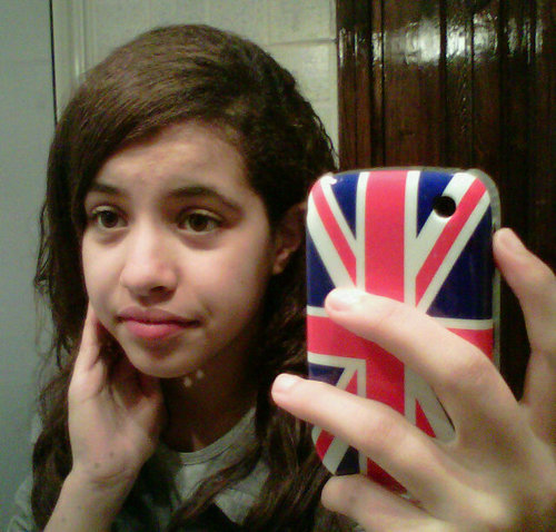Hii world ! Umm ... So basically ... I'm Lili and .. Um .. Just follow me i'll follow you back ! :) xx One direction - Little mix - Justin bieber.