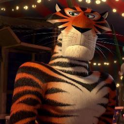 Soy Vitaly Cranston Myasnikov (Vitaly El Tigre). Soy ruso y soy parte del famoso Circo Zaragoza. Me encanta comer la Sopa Rusa Borscht. Mi pasión es el Circo!