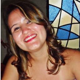 Decifra-me, mas não conclua... Eu posso te surpreender. Clarice Lispector.
(Eu... Tenho um coração reformado por Deus!)