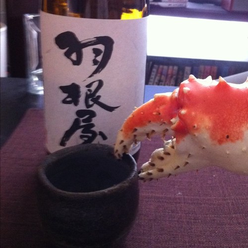 Yamadanisiki55's profile picture. 酒と、酒の為にゴハンを作る人。暑い日には白ワインか、麦酒を。寒い日には赤ワインか、麦酒を。それ以外はシェリー酒からスコッチ、日本酒まで何でも。でも焼酎だけは勘弁な？！    写真マーク