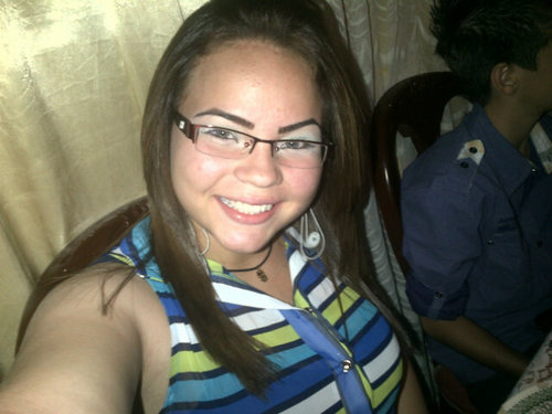 super pana .. full divertida=) me gusta salir.. rumbiar..  sigueme ii te seguire....