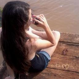 Quem não nasce em berço de ouro, nasce com disposição pra ralar, uma das coisas que a vida não costuma ser é FÁCIL