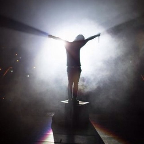 Hi! I give shoutouts and im following back! Make sure to retweet my shoutout-tweets so you can get one too! Have fun:D