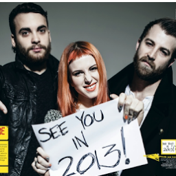 escutando Paramore no celular,olhando HP na tv e TVD no PC.
It's my life
since:20/08/12