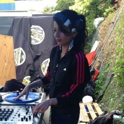 Likes mixing records.. DJ/Counsellor
https://t.co/zrhv1MJX7C