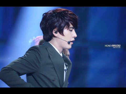บอทคยูฮยอนวงซุปเปอร์จูเนียร์ ผมหื่นมากจริง ๆ ไม่เชื่อก็ฟอลมาครับ =.,= อ๋อลืมบอกครับ ผมหล่อที่สุดในวงนะครับ .ยิ้มหล่อ #ไร้แฟม #ผมโสดครับ -..- #ปิดบอท