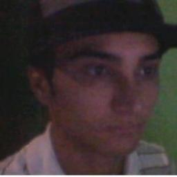 Engraçado, carinhoso, simpático, sincero, confiante, ciumento, chato, preguiçoso, sentimental, envergonhado, detalhista, curioso.