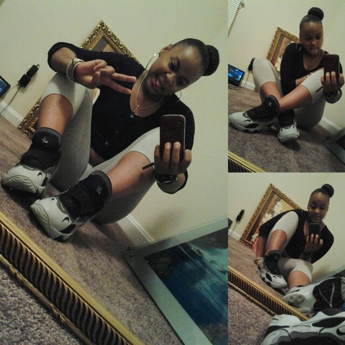 ,   Im just a pretty and sweet little girl just Follow me and my bae @Im_SuckerFree15 and we'll Follow back .